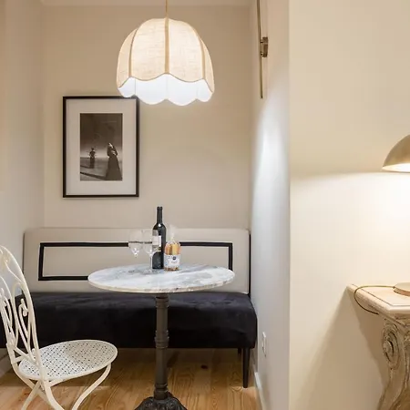 Apartment Almada 374 By Lovelystay Porto