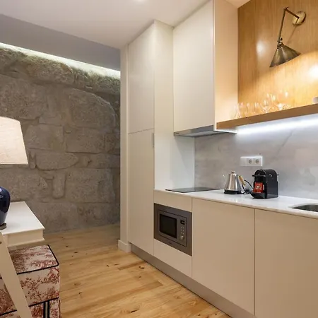 Almada 374 By Lovelystay Apartment